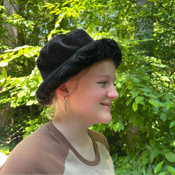 Chocolate Brown Faux Fur Brimmed Pillbox Hat - Picture 1 of 7